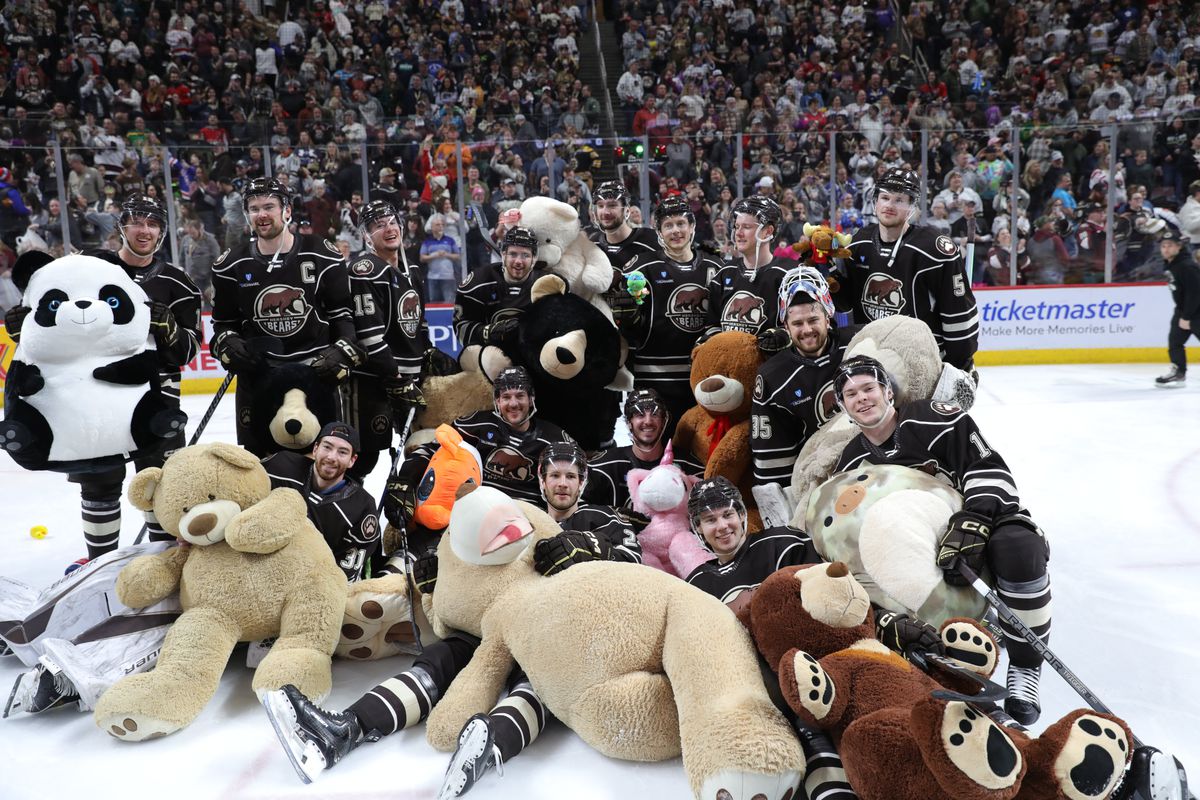 Hershey Bears - numar record de jucarii de plus