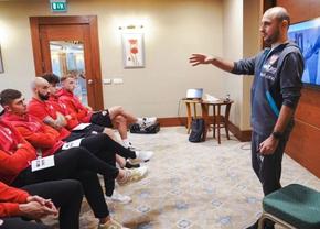 Postarea dinamoviștilor a devenit virală, dar cu efect negativ: „Mental coaching?! Când faceți transfer coaching?”