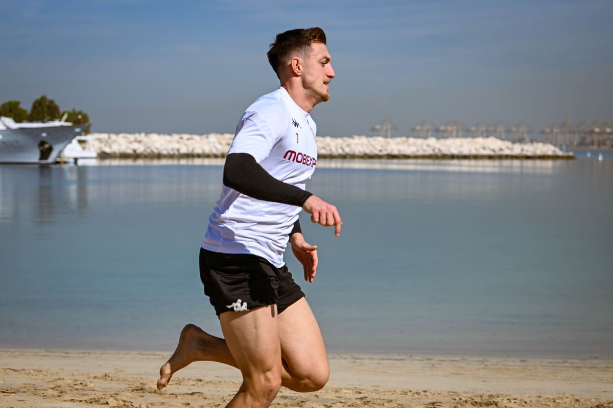 „Survivor Dubai” ediția 2025 » La ce îi supune Marius Șumudică pe rapidiști în cantonament: imaginile au apărut pe Facebook