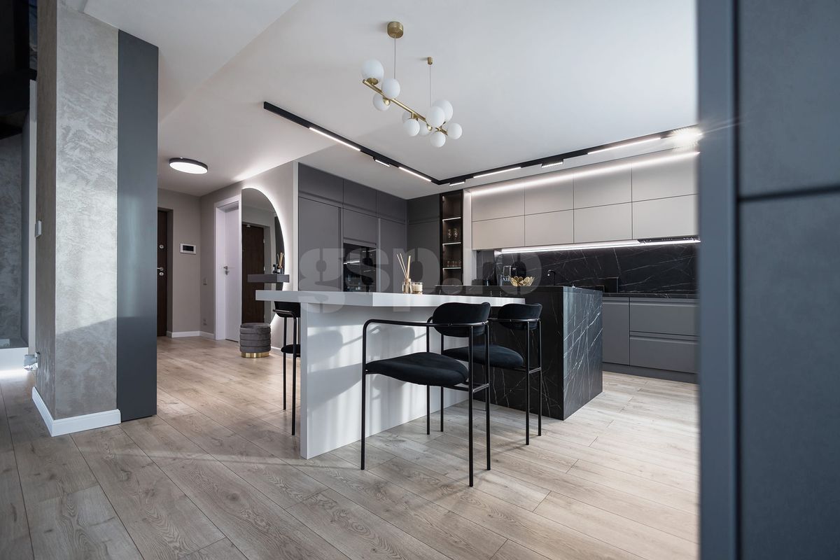 Cum arată penthouse-ul lui Dennis Man din Arad, în care a investit salariul său la Parma pe o lună: „Și-a dorit mereu să fie discret”