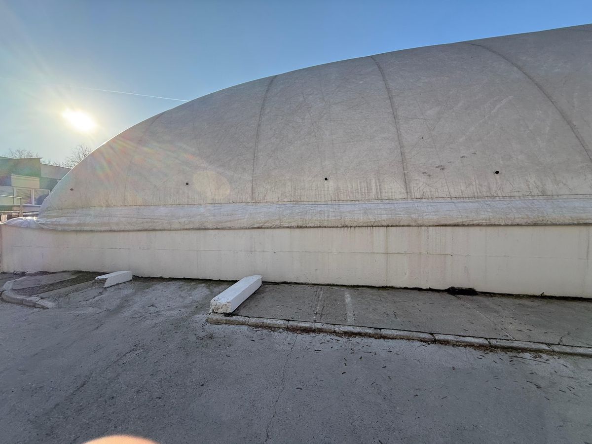 Cortul în care se antrenează David Popovici