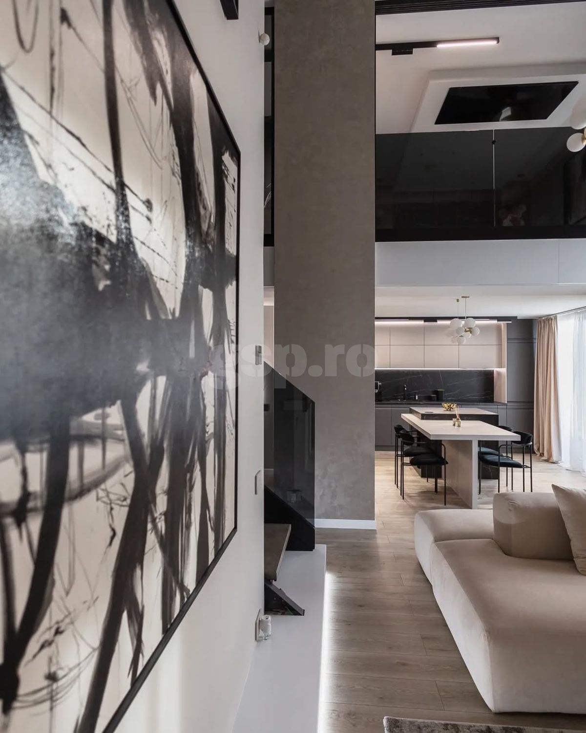 Cum arată penthouse-ul lui Dennis Man din Arad, în care a investit salariul său la Parma pe o lună: „Și-a dorit mereu să fie discret”