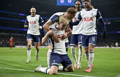 Radu Drăgușin, impecabil într-un Tottenham - Liverpool cu final controversat: decis de fotbalistul care n-ar fi trebuit să mai fie pe teren