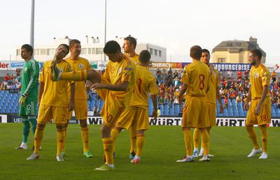 „A fost un idol și a câștigat milioane de euro, acum a rămas fără soție, fiică și dinți” » Sârbii scriu despre cazul fostului internațional român