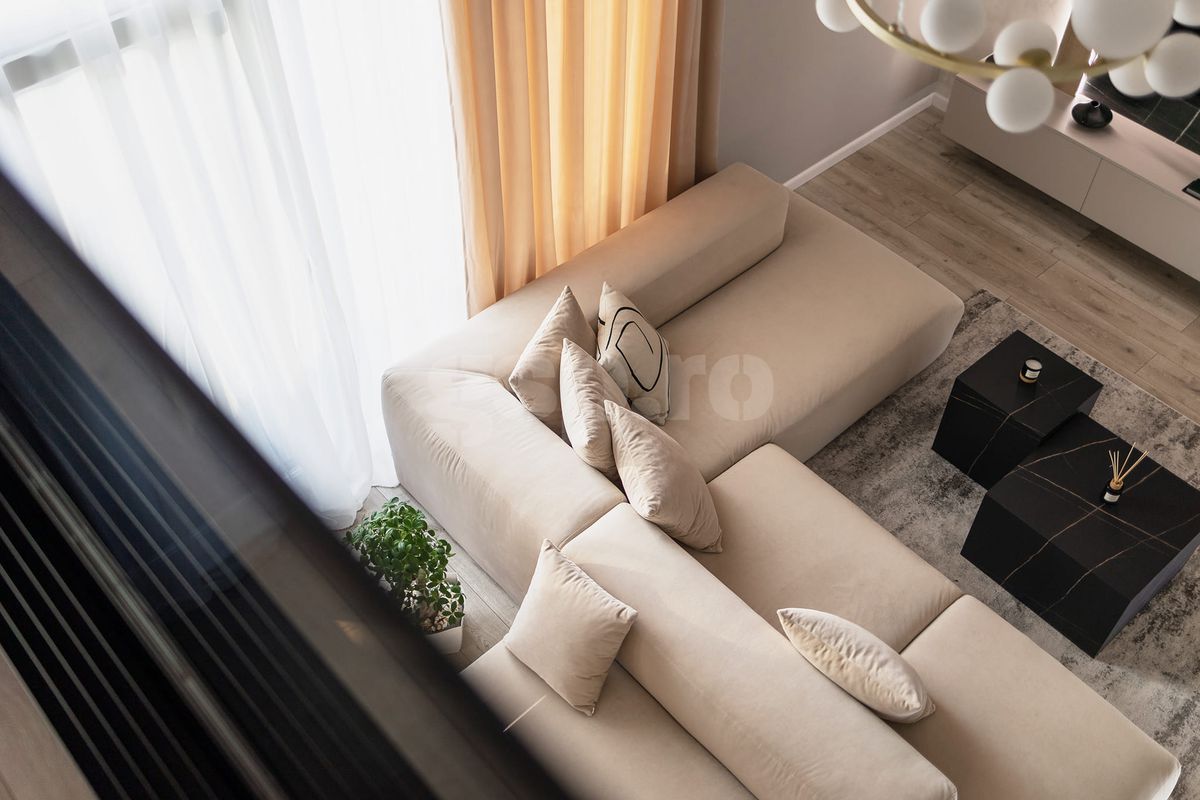 Cum arată penthouse-ul lui Dennis Man din Arad, în care a investit salariul său la Parma pe o lună: „Și-a dorit mereu să fie discret”