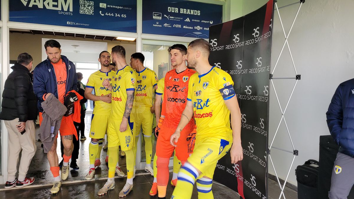 Adrian Mutu, show în prima conferință la Ploiești: „Nu-l aduceam pentru că e frumușel!”