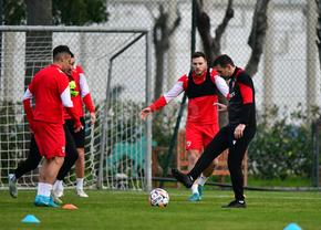 Dinamo - FC Zurich, primul amical al „câinilor” în Turcia. Reporterii GSP transmit de la stadion » Echipele de start