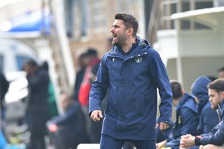 Adi Mutu, remiză cu scandal la debutul pe banca Petrolului » „Briliantul”, un car de nervi în prima repriză: „Voi nu sunteți sănătoși”