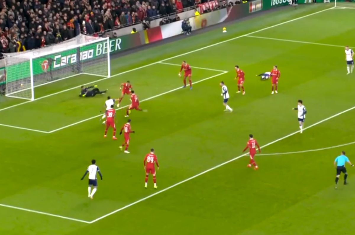 Scene tulburătoare în Tottenham - Liverpool: 9 minute de întrerupere, după ce colegul lui Drăgușin s-a prăbușit pe gazon