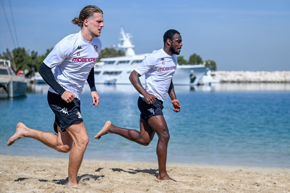 „Survivor Dubai” ediția 2025 » La ce îi supune Marius Șumudică pe rapidiști în cantonament: imaginile au apărut pe Facebook