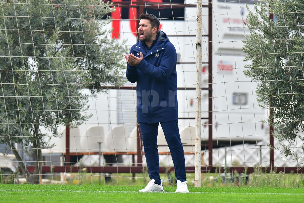 Adrian Mutu, show în prima conferință la Ploiești: „Nu-l aduceam pentru că e frumușel!”