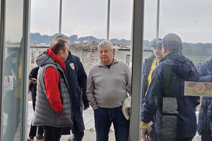 Dialog fabulos între Lucescu și Mutu, la primul amical din Antalya al Petrolului: „În sfârșit te-ai apucat de treabă”