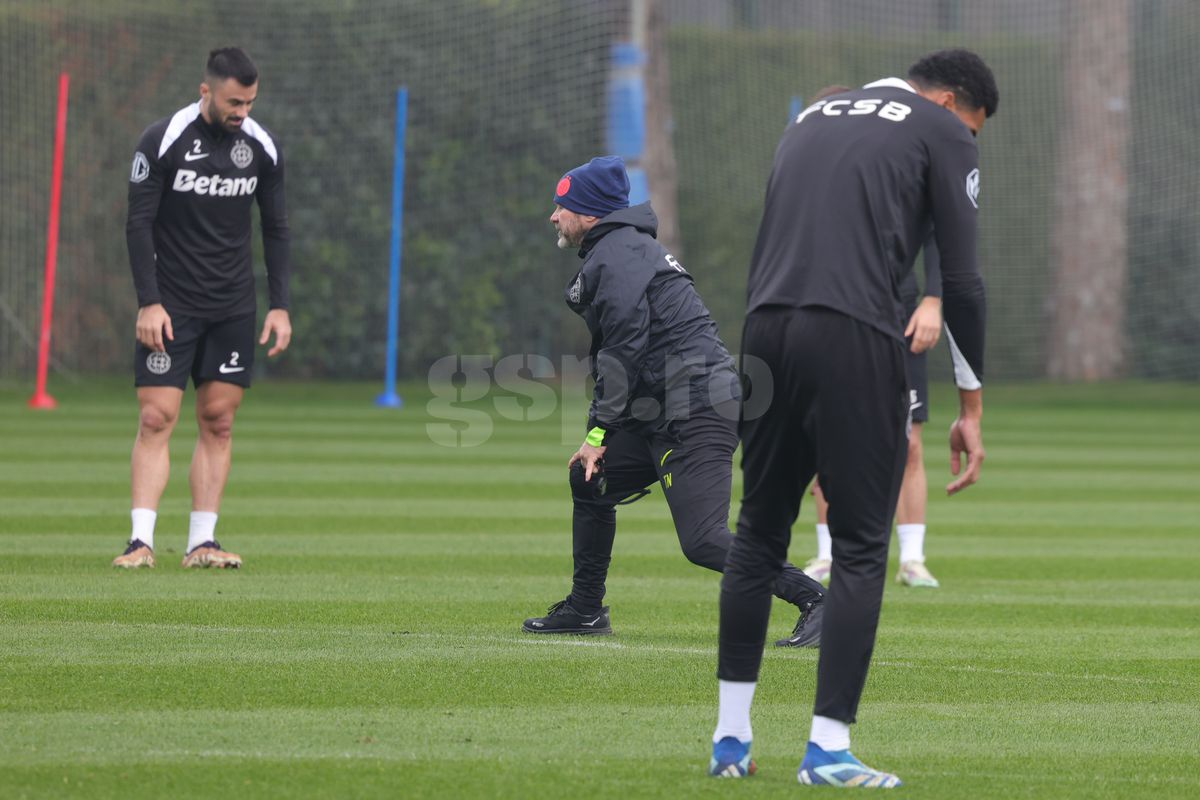 FCSB, antrenament în efectiv complet » Moment amuzant cu Ngezana în prim-plan