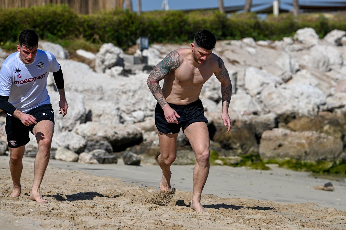 Absurd! De ce n-a mai apărut în lotul Rapidului fotbalistul adus cu surle și trâmbițe în august 2024: „Au descoperit că e mult mai grav”