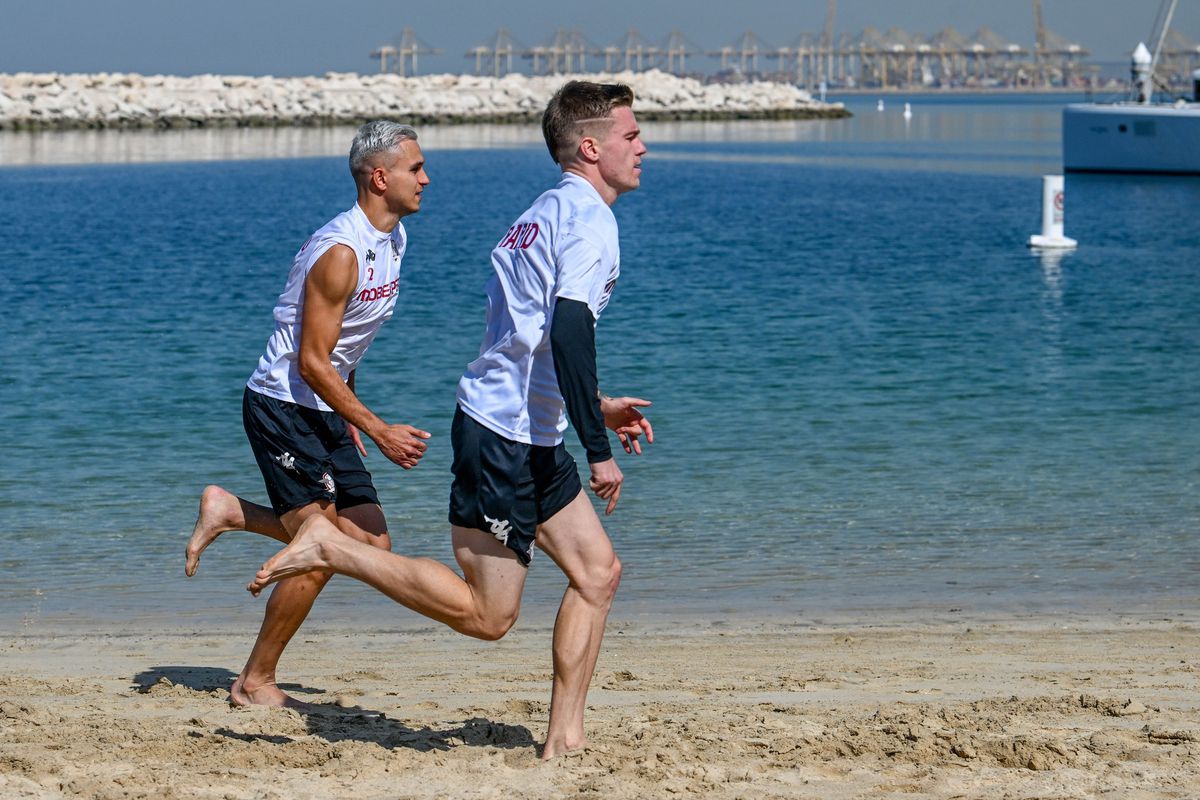 „Survivor Dubai” ediția 2025 » La ce îi supune Marius Șumudică pe rapidiști în cantonament: imaginile au apărut pe Facebook