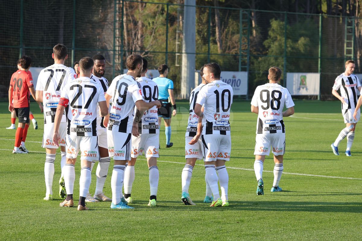 Liderul Superligii, spionat la primul amical al iernii din Antalya » Imaginile surprinse de reporterii GSP