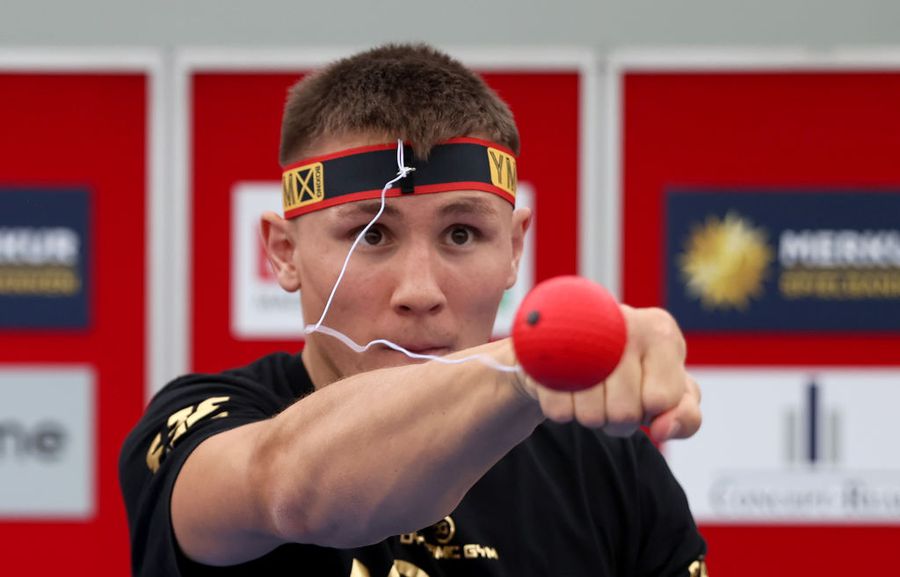 Dmitry Bivol își planifică revenirea în primăvară împotriva challengerului obligatoriu