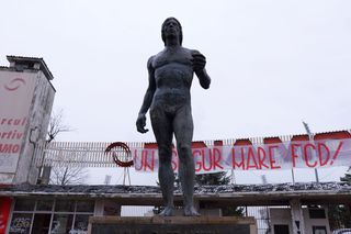 Se mută Patzaichin, Hîldan și Discobolul » Am aflat unde ajung statuile din Complexul Sportiv Dinamo