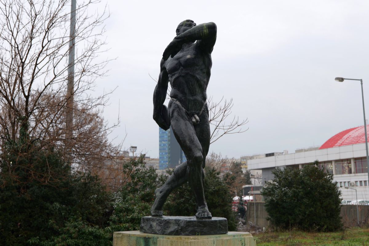 Se mută Patzaichin, Hîldan și Discobolul » Am aflat unde ajung statuile din Complexul Sportiv Dinamo