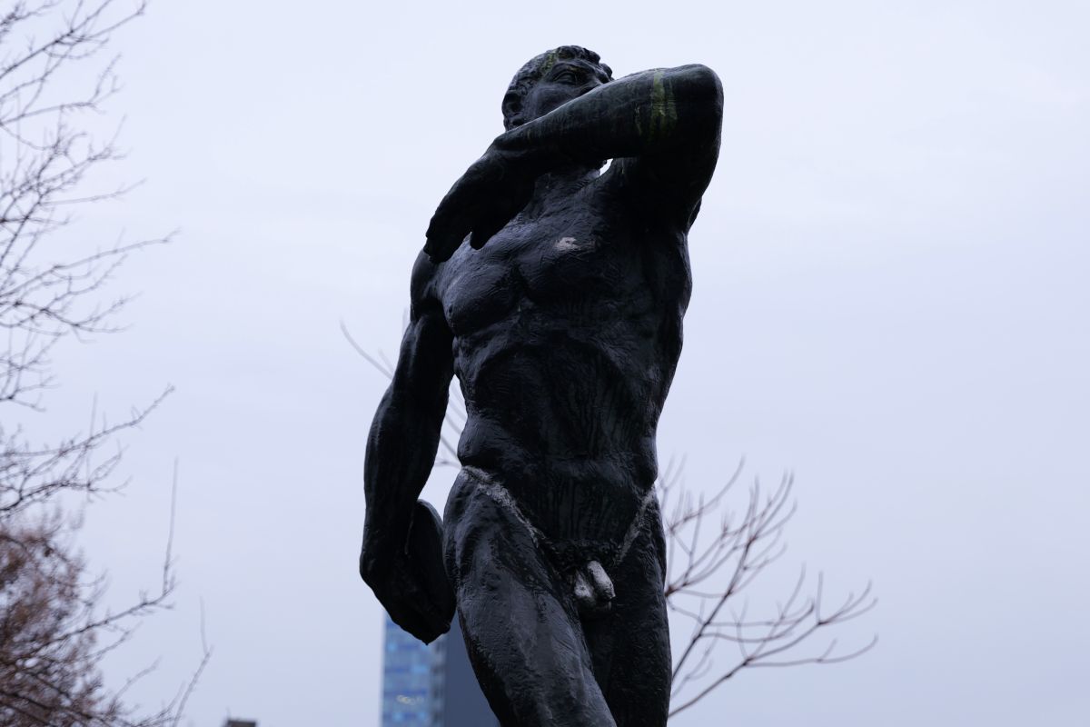 Statuile de la Dinamo » Legendele din „Olimpul” clubului, la loc de cinste în complex