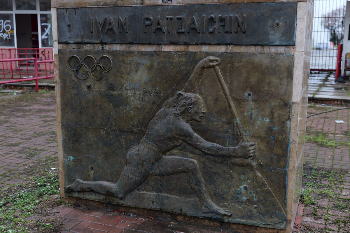 Statuile de la Dinamo » Legendele din „Olimpul” clubului, la loc de cinste în complex