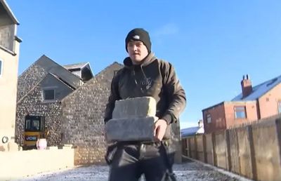 Senzația Mondialului s-a întors la munca pe șantier: „Principala mea sursă de venit! Râzi mult, salariu săptămânal”