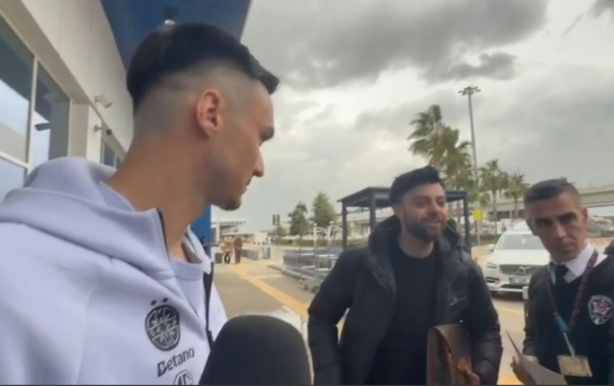 Scandal la plecarea lui Șut din Antalya! Ce a apucat să spună fotbalistul, în timp ce un reporter român era bruscat de polițiști