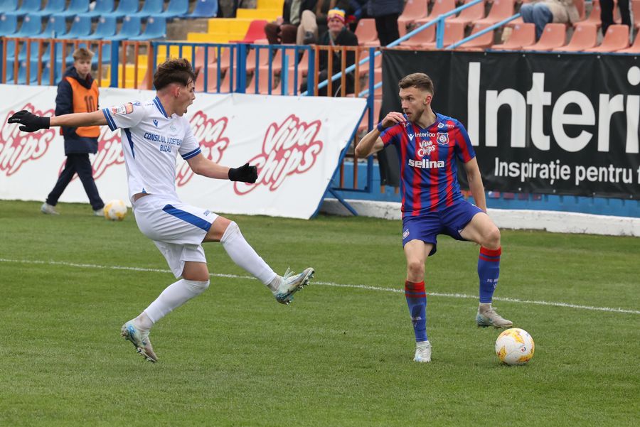 „De multe ori cred că nici eu nu m-aș fi suportat” » Antrenorul care se bate la Superligă, dar nu promite promovarea: „Stai cu geanta în mașină să pleci acasă”