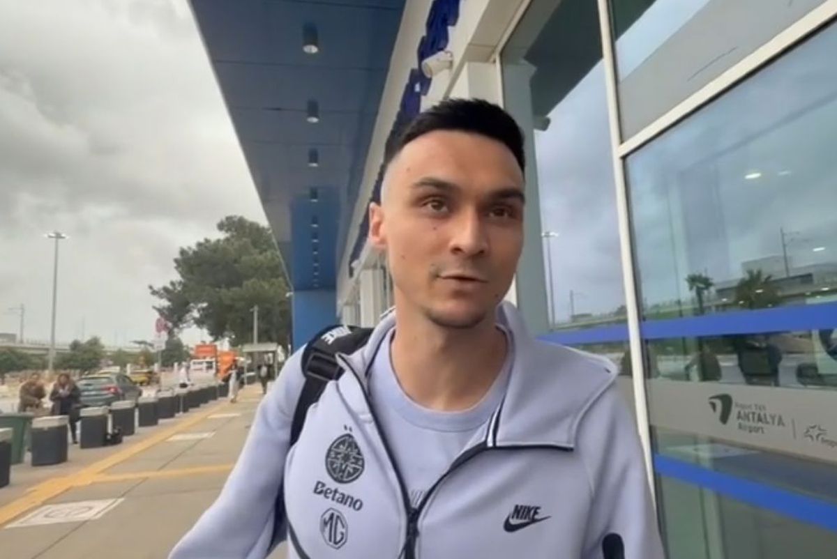 Scandal la plecarea lui Șut din Antalya! Ce a apucat să spună fotbalistul, în timp ce un reporter român era bruscat de polițiști