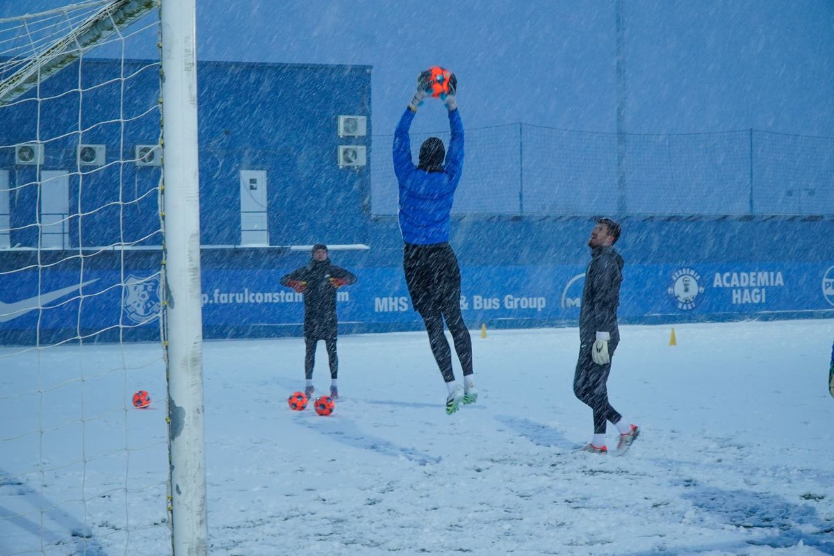 Farul, antrenament în zăpadă