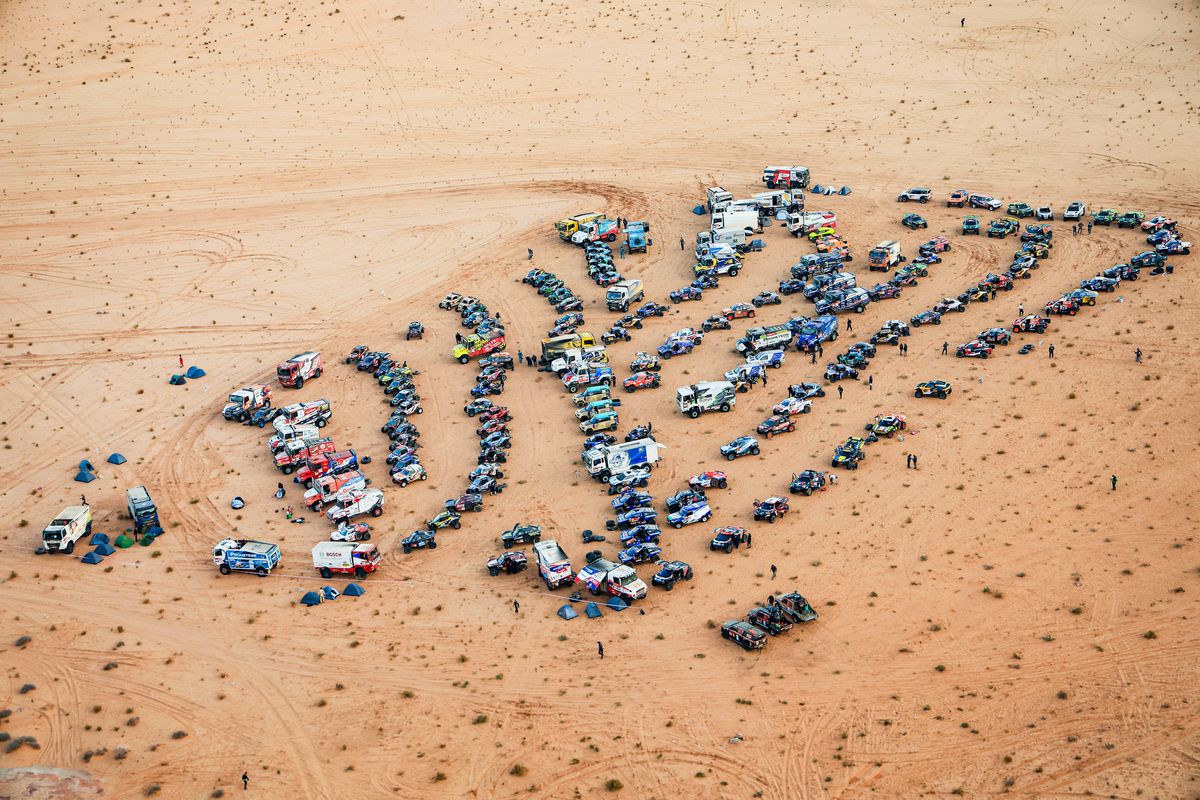 Dacia, pe podium în Raliul Dakar » Câștigătorul din 2025 a abandonat competiția