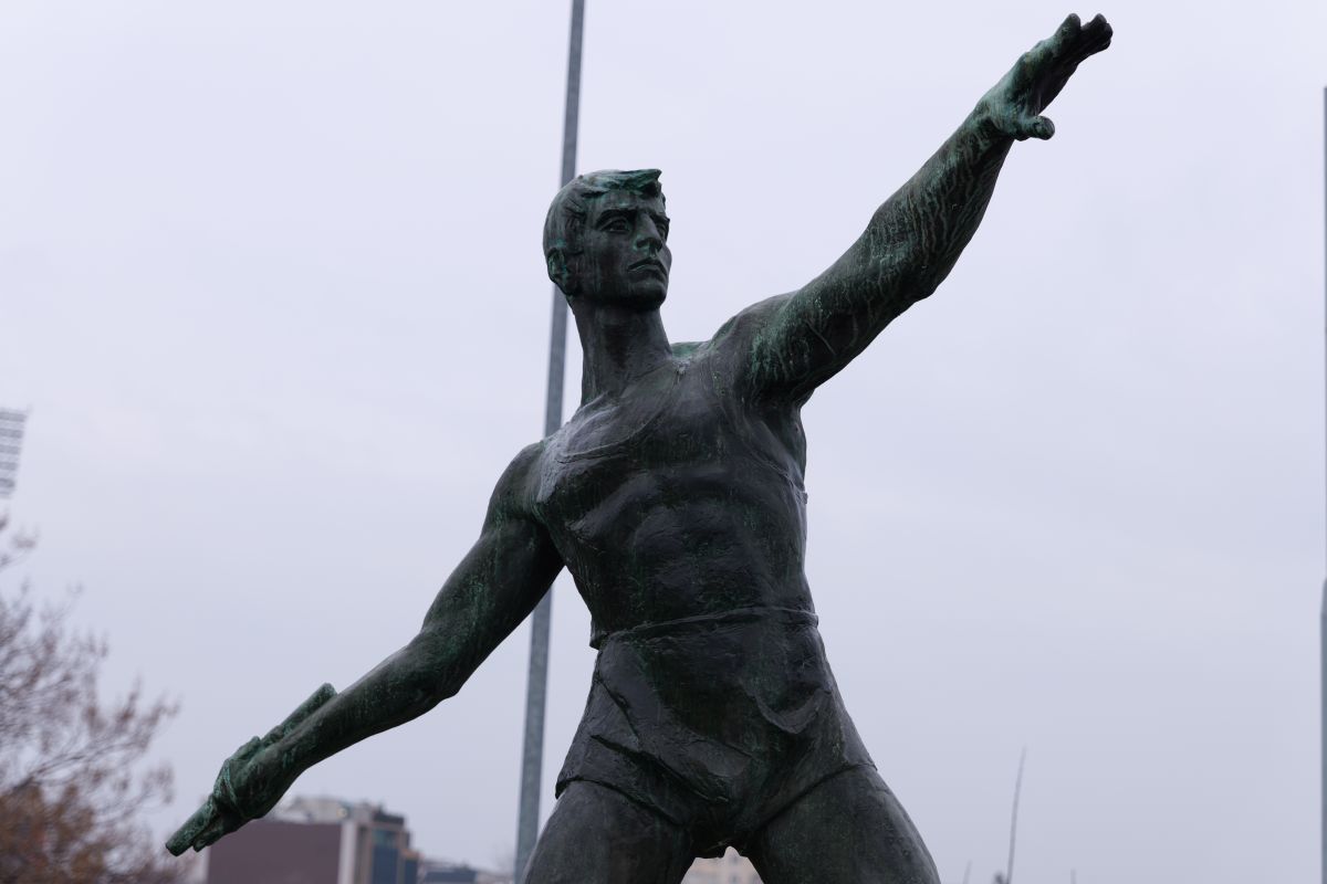 Statuile de la Dinamo » Legendele din „Olimpul” clubului, la loc de cinste în complex