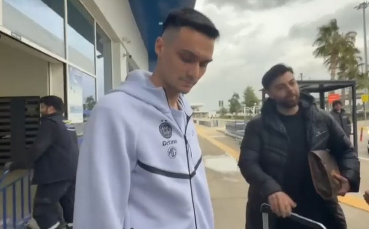 Scandal la plecarea lui Șut din Antalya! Ce a apucat să spună fotbalistul, în timp ce un reporter român era bruscat de polițiști