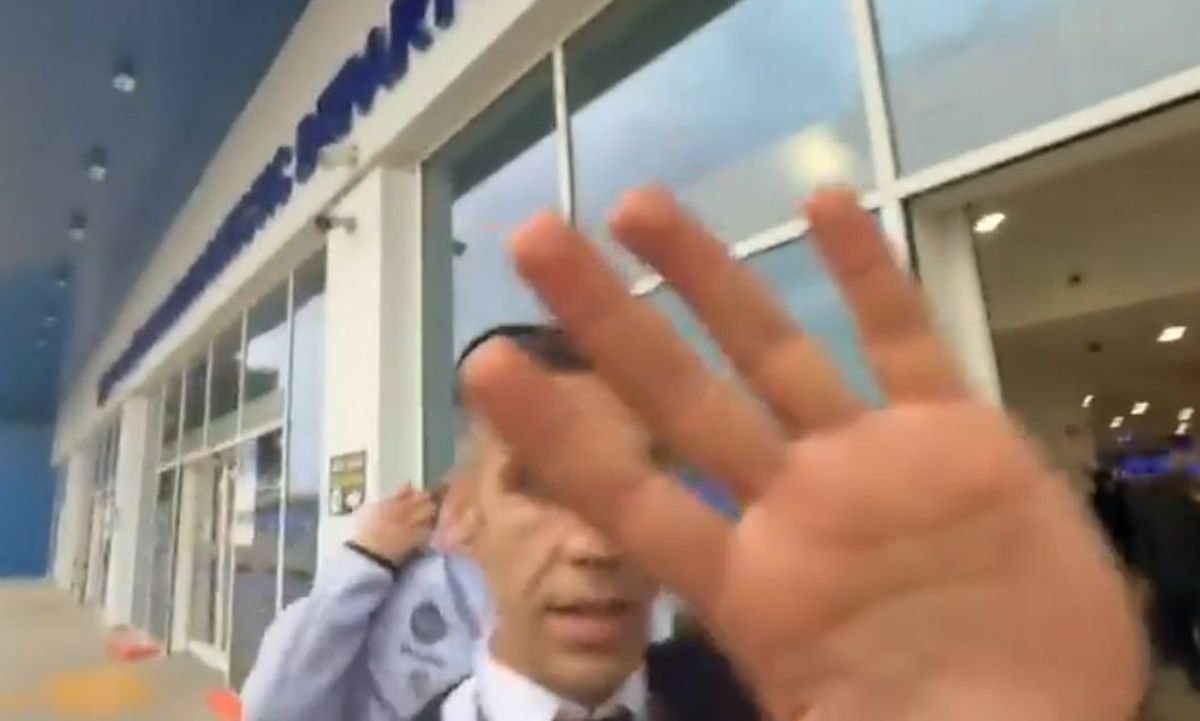 Scandal la plecarea lui Șut din Antalya! Ce a apucat să spună fotbalistul, în timp ce un reporter român era bruscat de polițiști