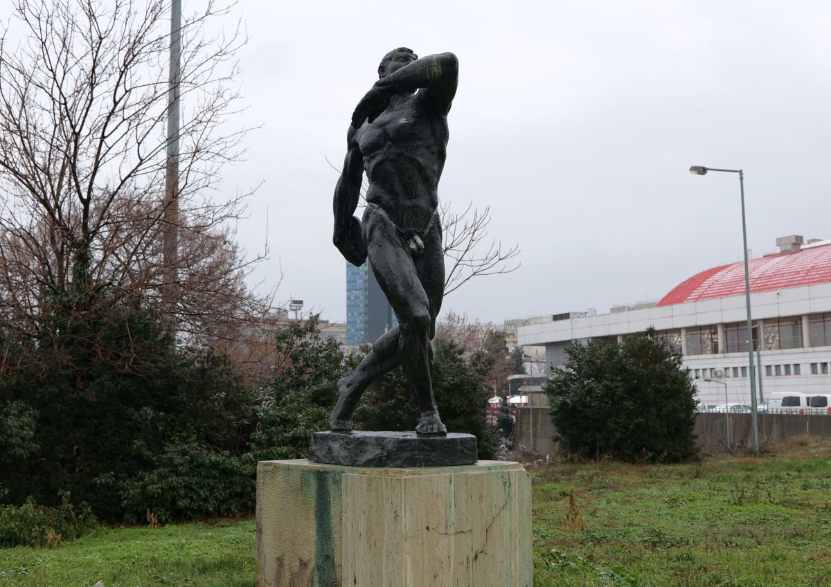 Statuile de la Dinamo » Legendele din „Olimpul” clubului, la loc de cinste în complex