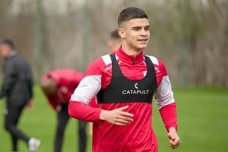 Dinamo și-a cedat fotbalistul în această seară: „Mult succes în tricoul roș-albastru!”