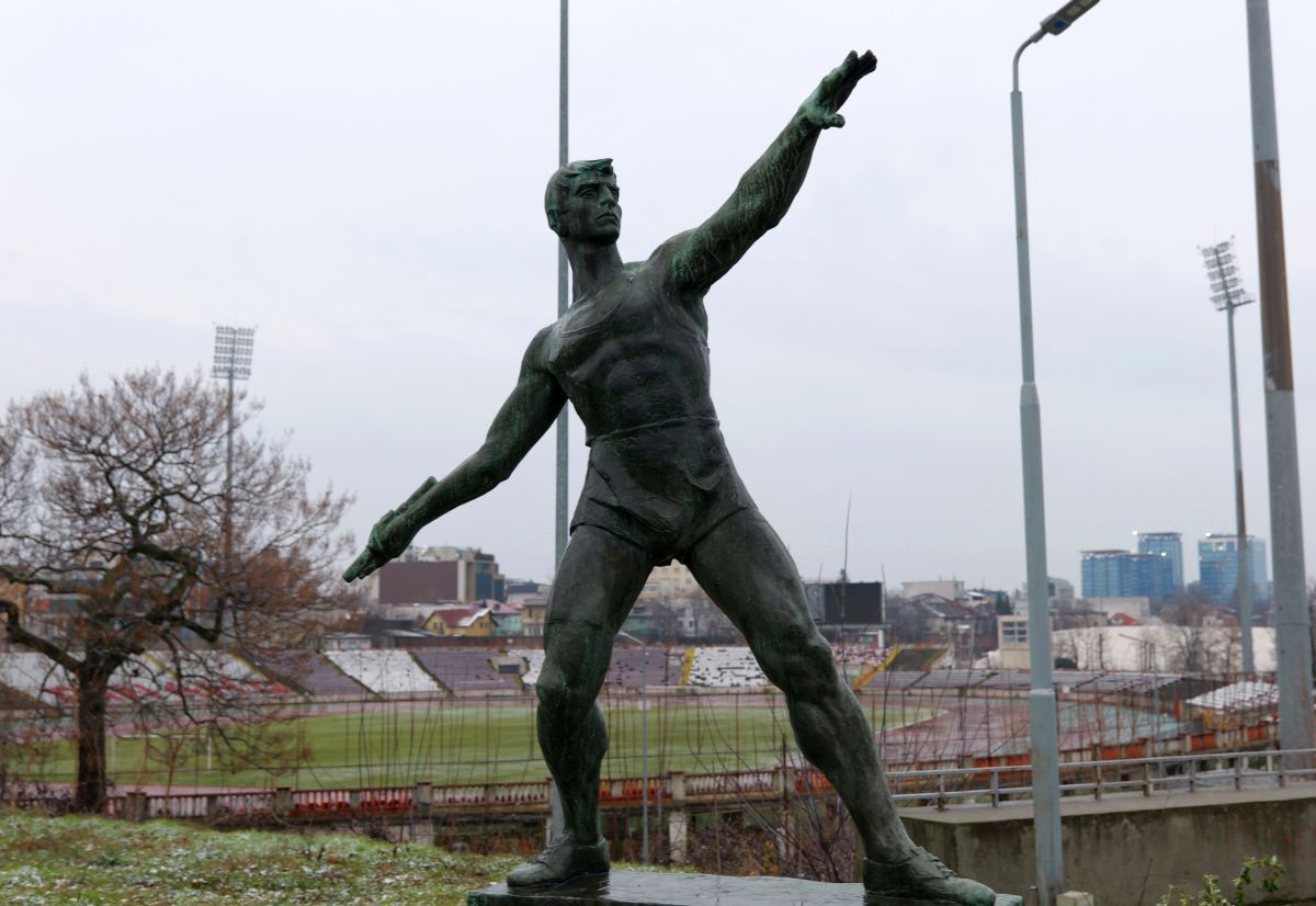 Statuile de la Dinamo » Legendele din „Olimpul” clubului, la loc de cinste în complex