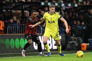 Șocant! Coechipierul lui Drăgușin a provocat un suporter la bătaie!