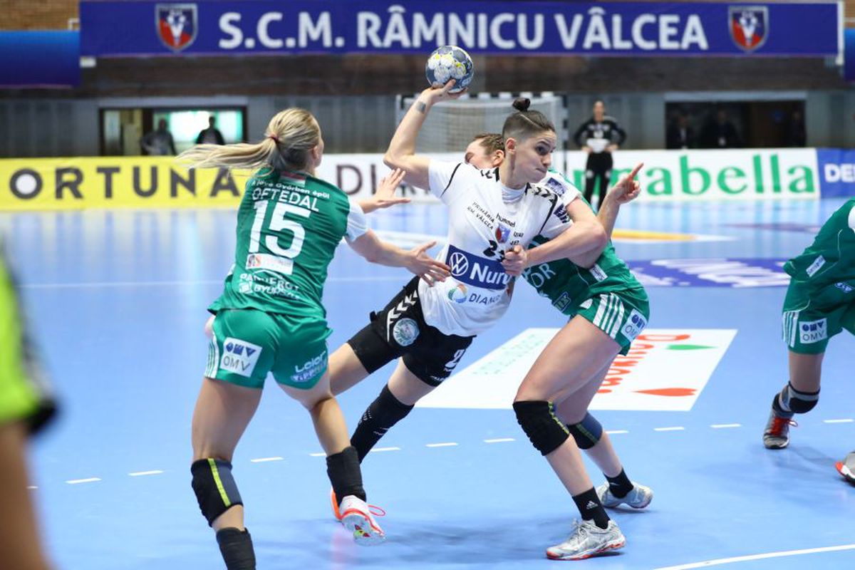 SCM RM. VÂLCEA - GYOR 20-29 // VIDEO+FOTO Fără scăpare! Campioana României a fost învinsă de Gyor în grupele Ligii Campionilor