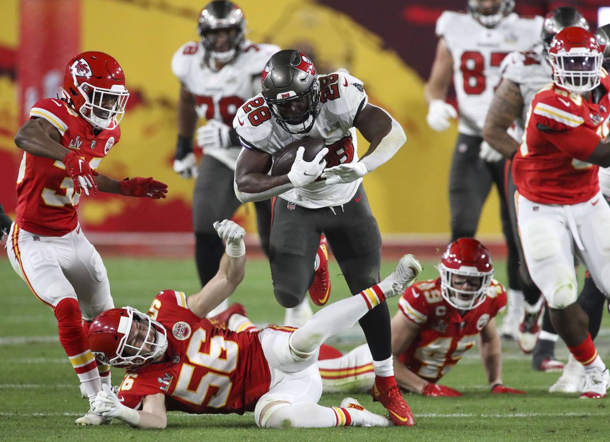 SUPER BOWL LV » Tampa Bay Buccaneers a câștigat trofeul „Vince Lombardi”, după ce a învins Kansas City Chiefs