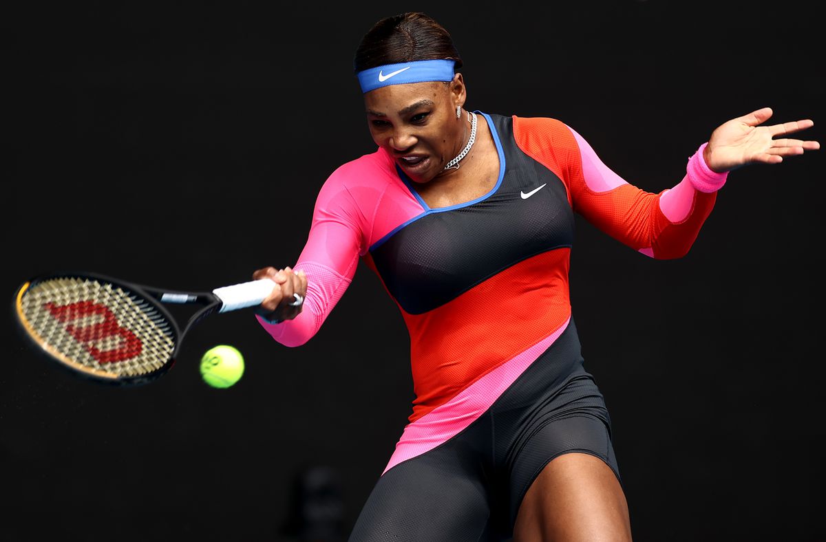 Serena Williams, prima controversă la Australian Open. Ce semnifică, de fapt, costumația excentrică în care a apărut pe teren