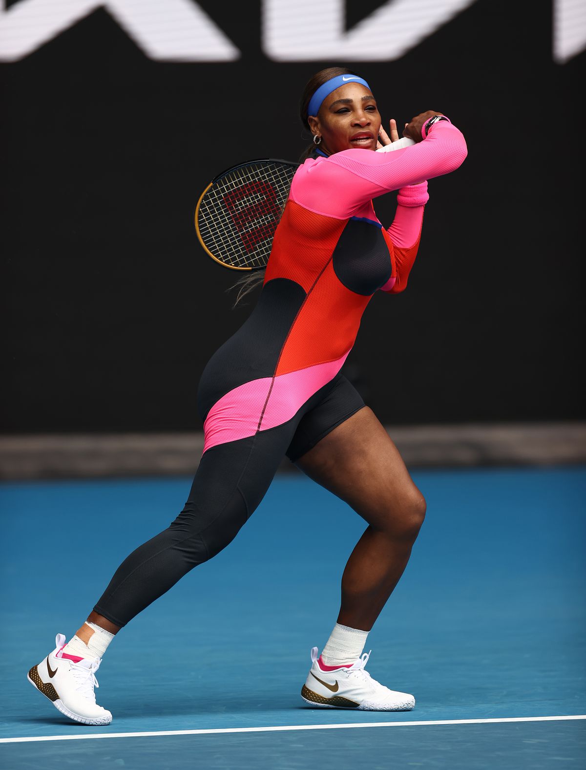 VIDEO + FOTO Serena Williams, apariție extravagantă la Australian Open! A purtat o ținută neașteptată la Melbourne