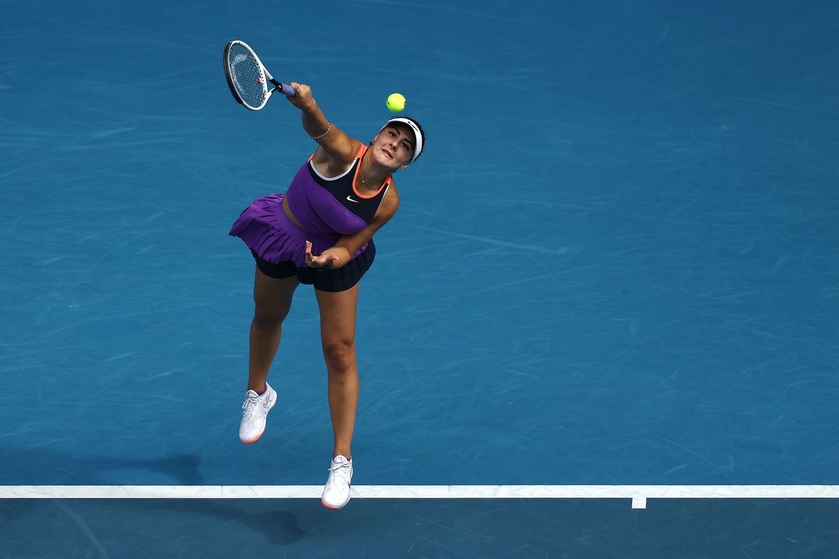 FOTO Bianca Andreescu, victorie după 15 luni! A învins-o pe Mihaela Buzărnescu în turul I la Australian Open