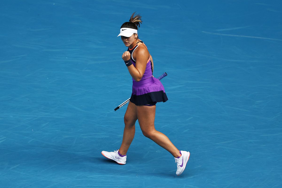 FOTO Bianca Andreescu, victorie după 15 luni! A învins-o pe Mihaela Buzărnescu în turul I la Australian Open