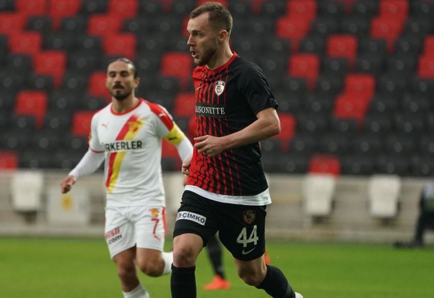 Alex Maxim (30 de ani, mijlocaș ofensiv) a reușit o pasă de gol în meciul Gaziantep - Goztepe 2-0 (runda #24 din campionatul Turciei).