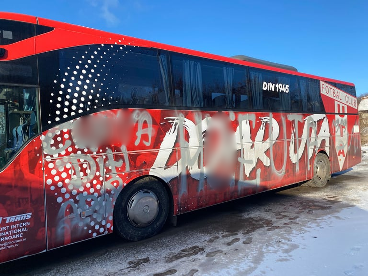 Autocarul celor de la UTA, vandalizat la Cluj, înaintea meciului cu CFR » Prima reacție din tabăra arădenilor: „Nu îi putem învinovăți”