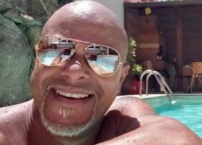 Wesley a rememorat amuzat ziua în care presa din Arabia Saudită l-a declarat mort: „Am vorbit cu soția: «Uite, am murit!»”