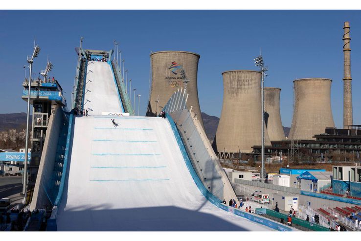 Pârtie de schi în combinatul siderurgic: imaginile de la Beijing care au făcut înconjurul internetului, foto: Imago