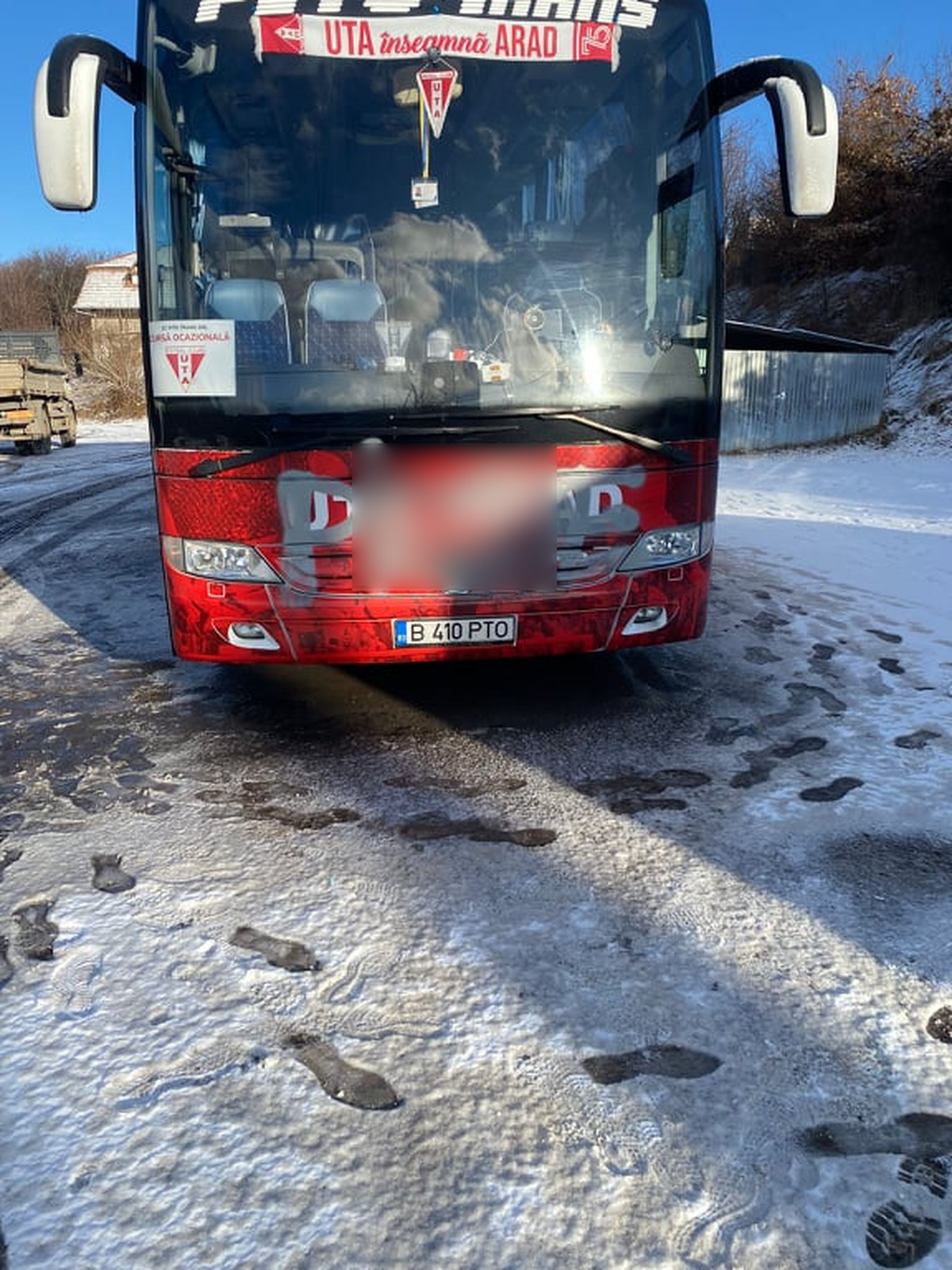 Autocarul celor de la UTA, vandalizat la Cluj, înaintea meciului cu CFR » Prima reacție din tabăra arădenilor: „Nu îi putem învinovăți”