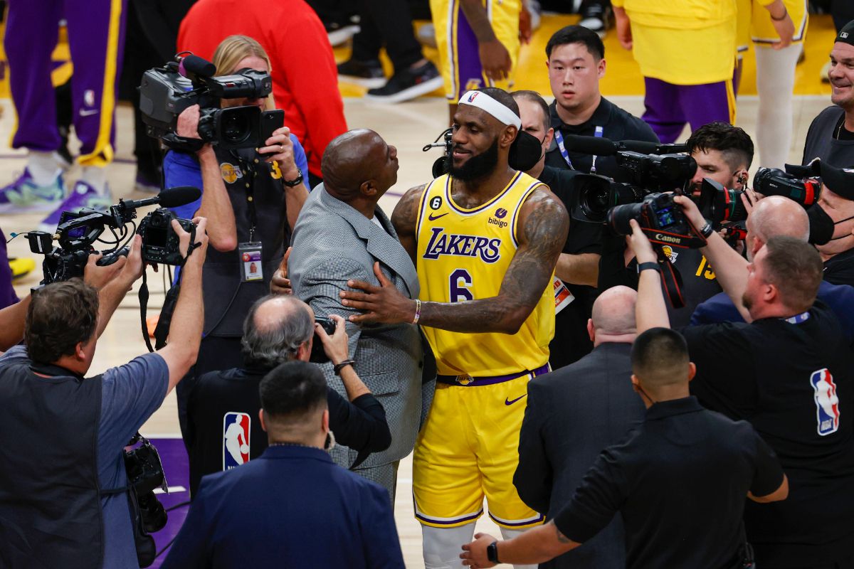 LeBron James e Regele NBA: cel mai bun marcator din istorie!
